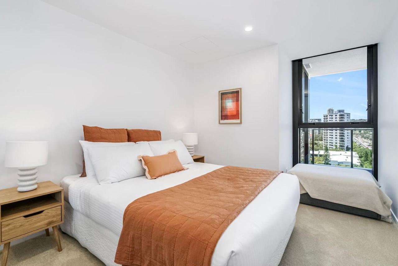 'azure Alcove' A Stylish Haven In Burleigh's Embrace *